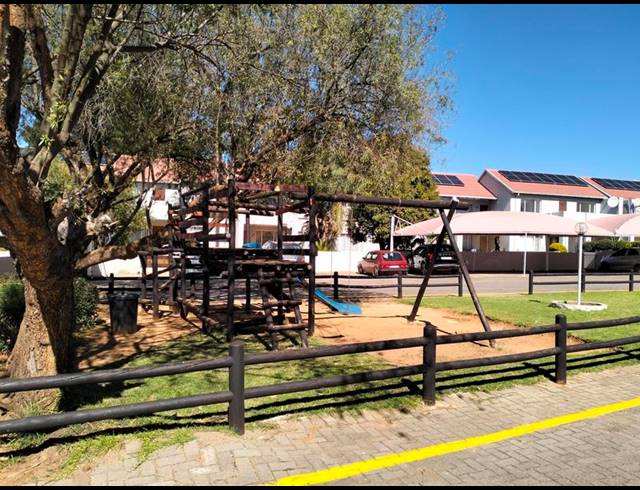 2 BEDROOM APARTMENT FOR SALE IN GLEN MARAIS